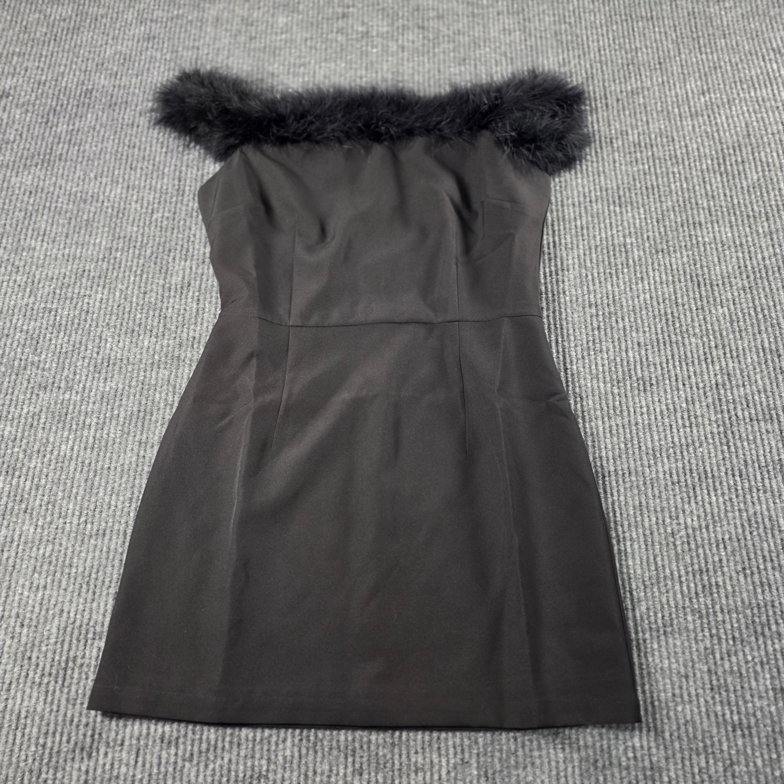 Spring + Mercer Black Feather Trim Off Shoulder Mini Cocktail Dress Nwt Size M